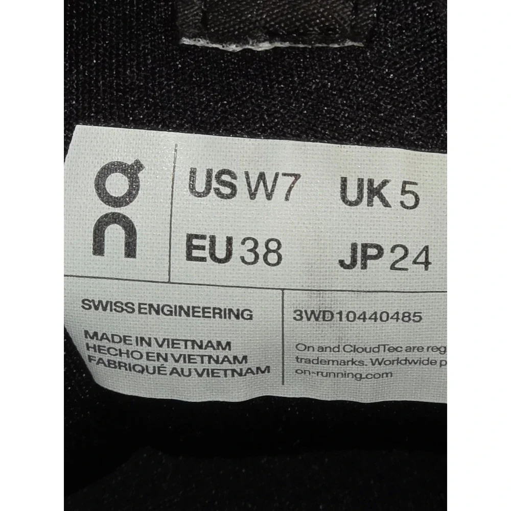 On Cloud Surfer Women's Running Shoes‎ Black US W7 Lightweight Swiss Engineering